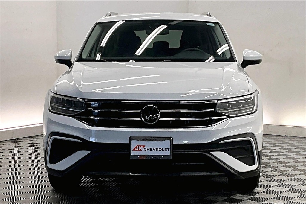 2024 Volkswagen Tiguan SE Wolfsburg Edition photo 2