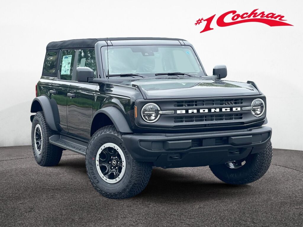 2025 Ford Bronco 4-Door Base's photo