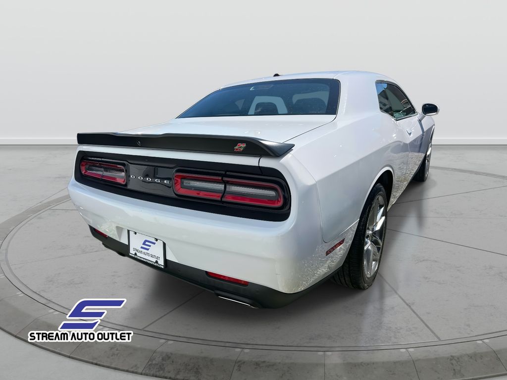 2023 Dodge Challenger GT photo 3