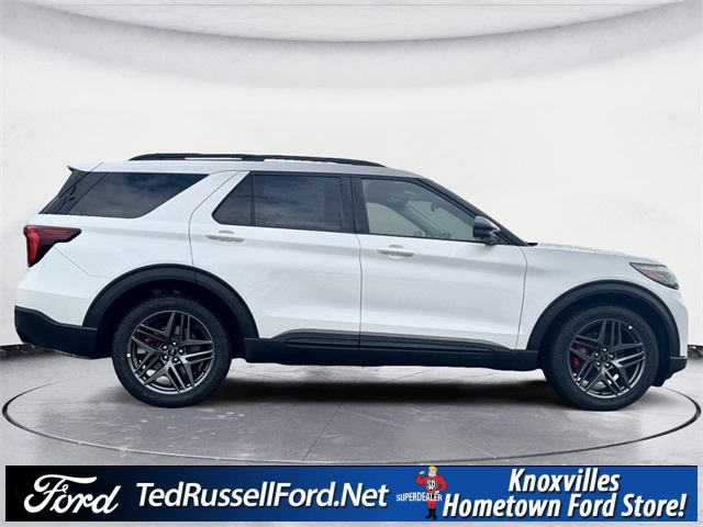 2025 Ford Explorer ST photo 4