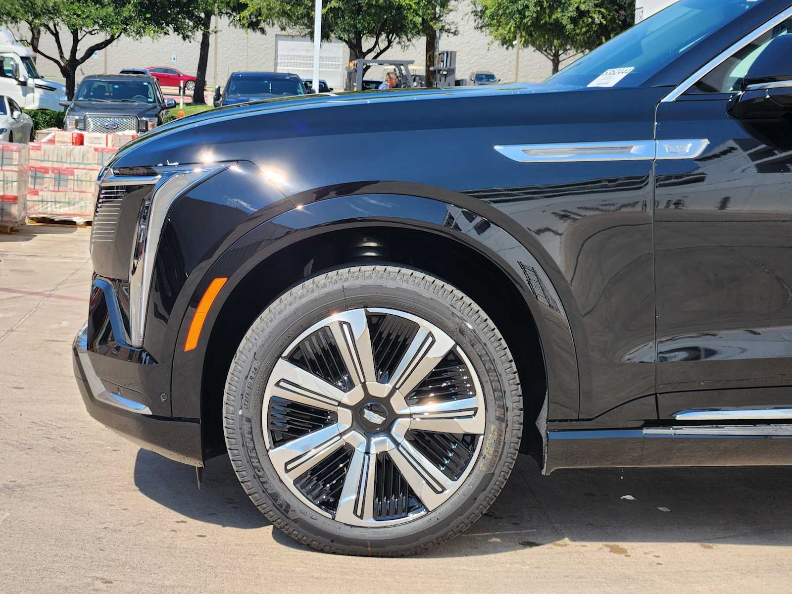2025 Cadillac Escalade IQ Luxury photo 4