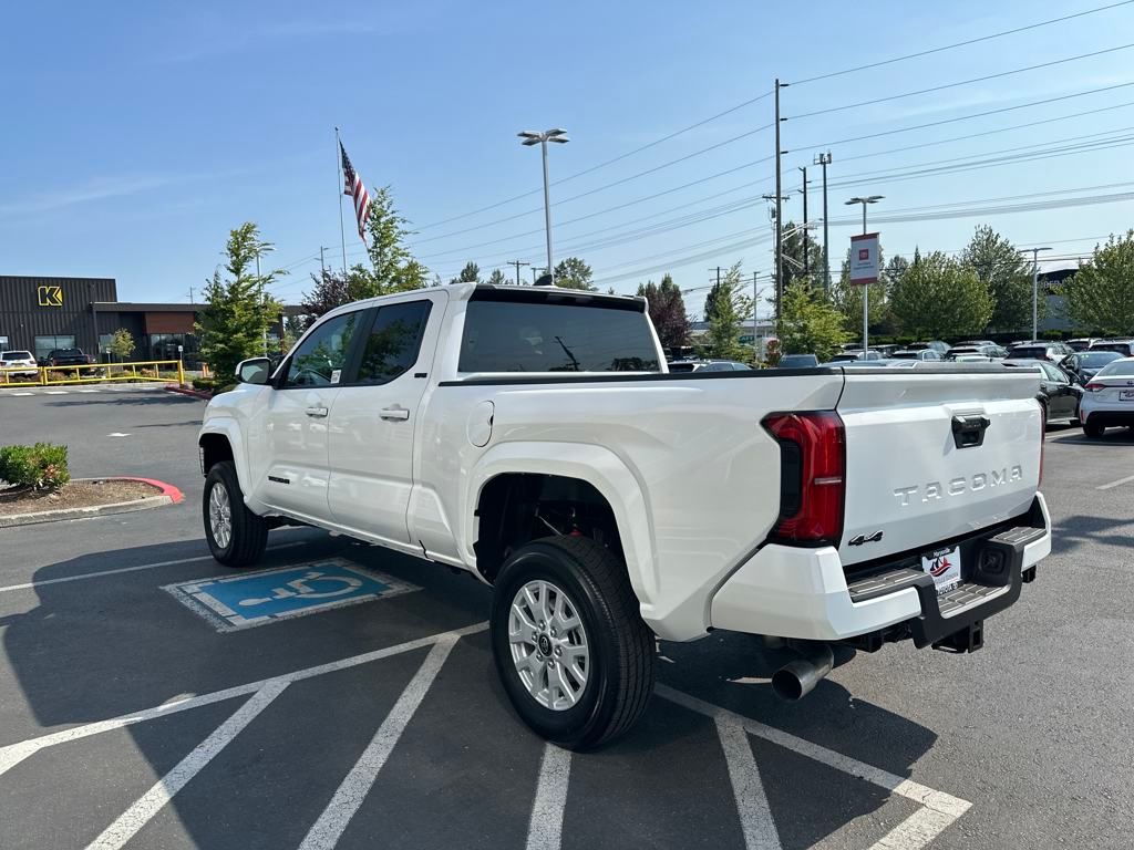 2025 Toyota Tacoma SR5 photo 5