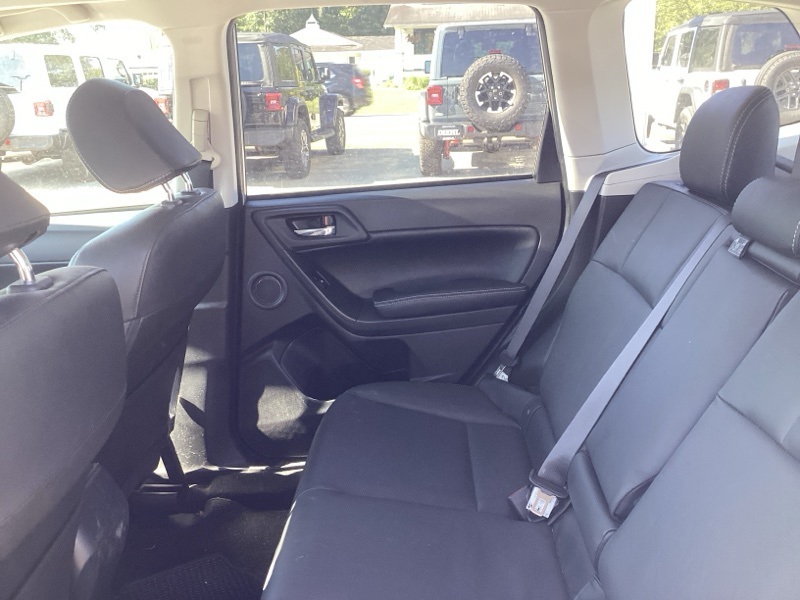 2016 Subaru Forester 2.5i Limited photo 10