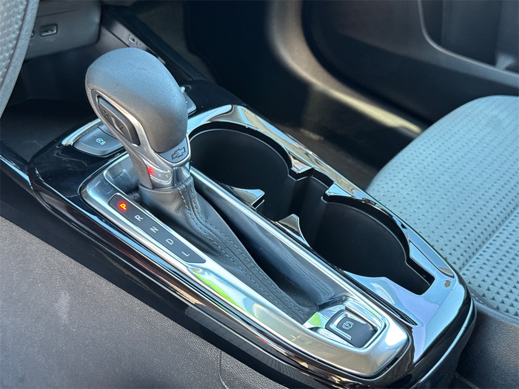 2025 Chevrolet Trax LT photo 24