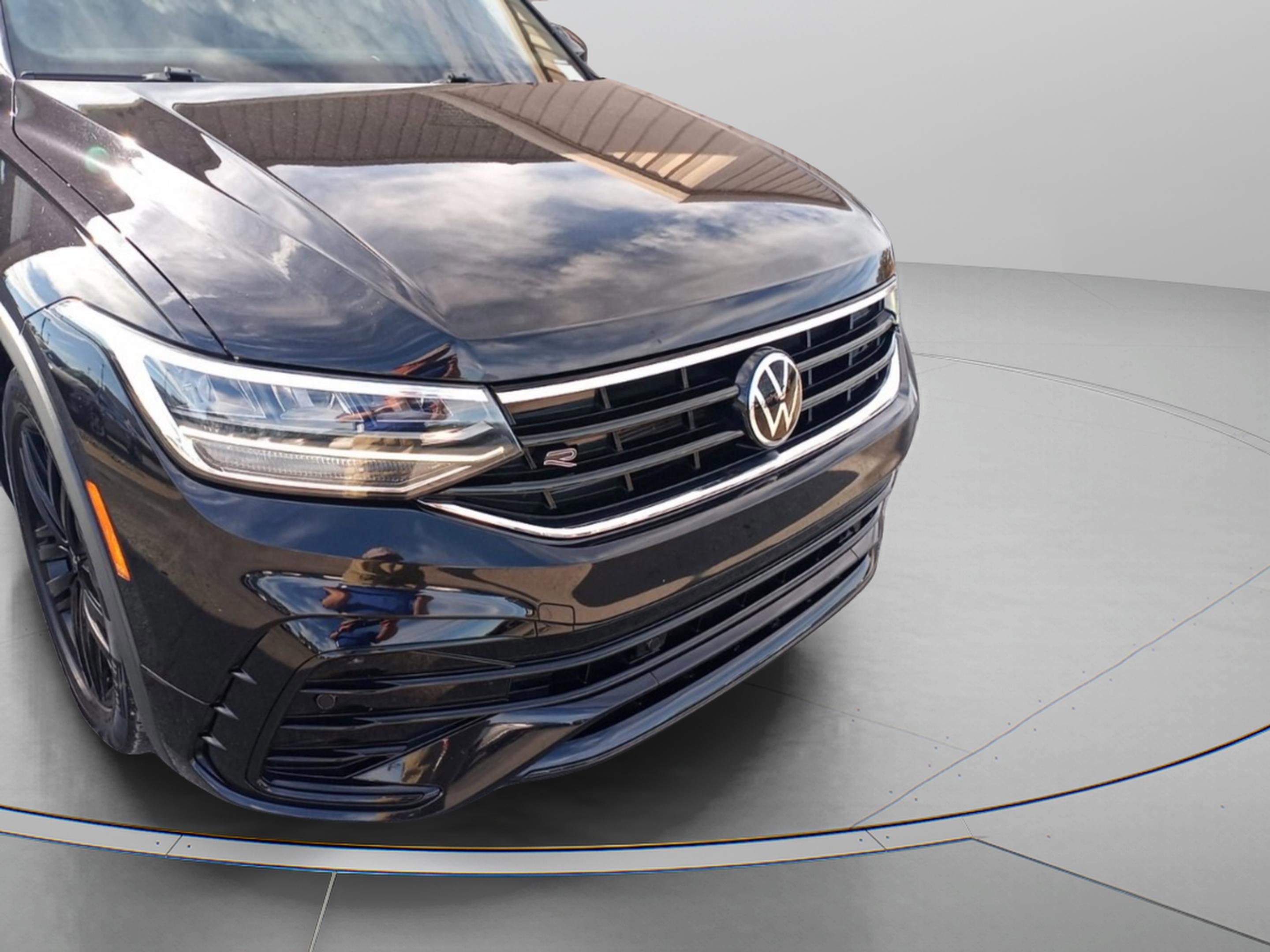 2022 Volkswagen Tiguan SE R-Line Black photo 2