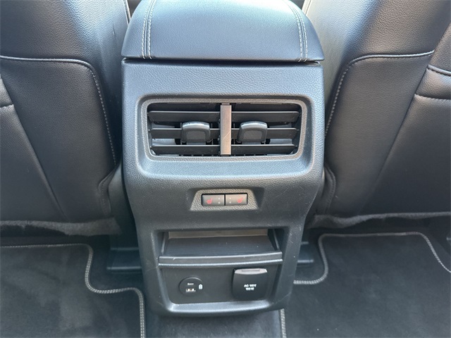 2022 Ford Edge ST photo 18