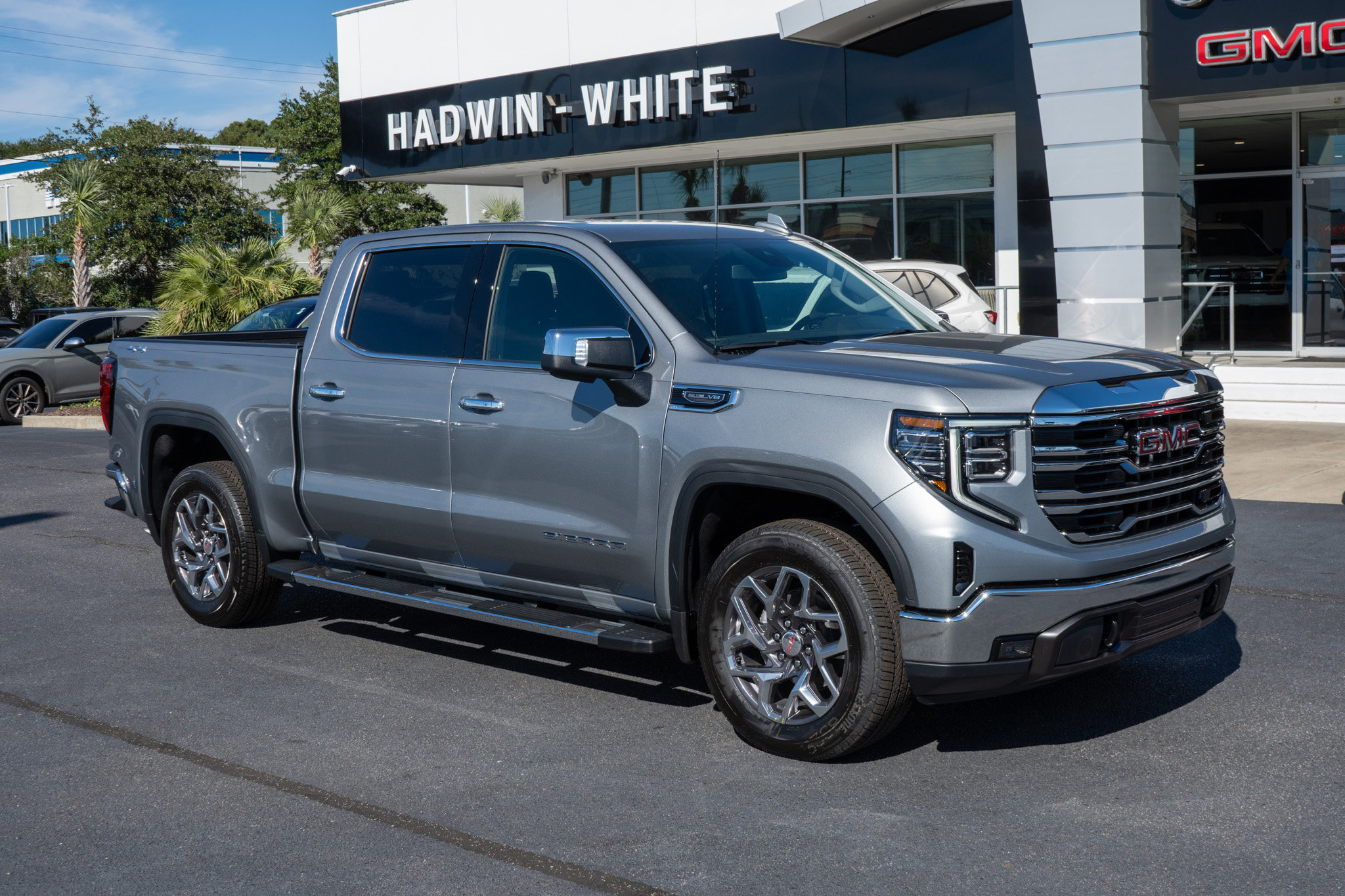 2026 GMC Sierra 1500 SLT's photo