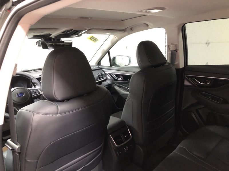 2025 Subaru Outback Touring photo 17