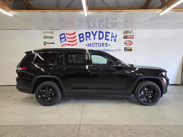 2025 Jeep Grand Cherokee Altitude photo 2