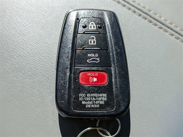 2019 Toyota Avalon Hybrid XLE Plus photo 27