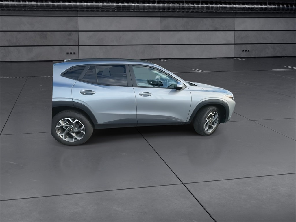 2024 Chevrolet Trax LT photo 8