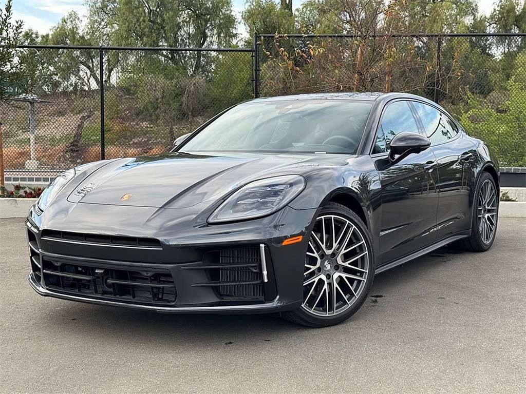 New 2024 Porsche Panamera 4D Hatchback in Woodland Hills #848393