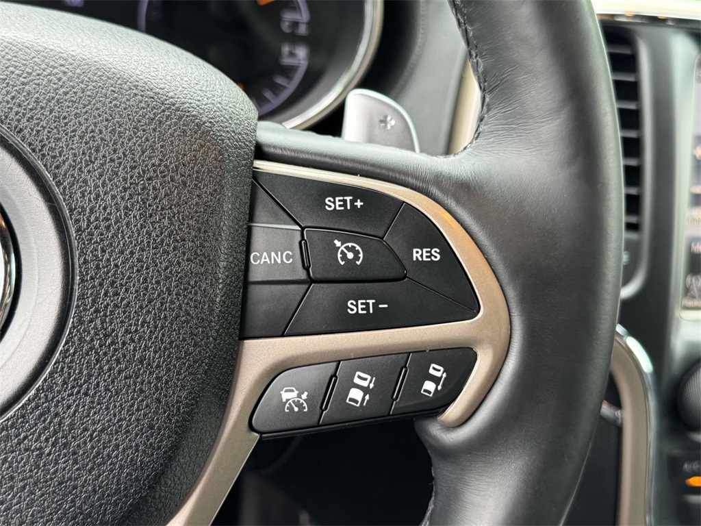 2016 Jeep Grand Cherokee Summit photo 23