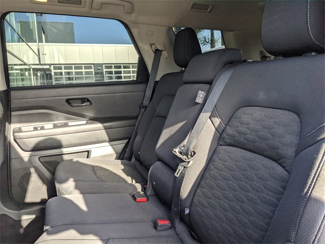 2023 Nissan Pathfinder SV photo 15