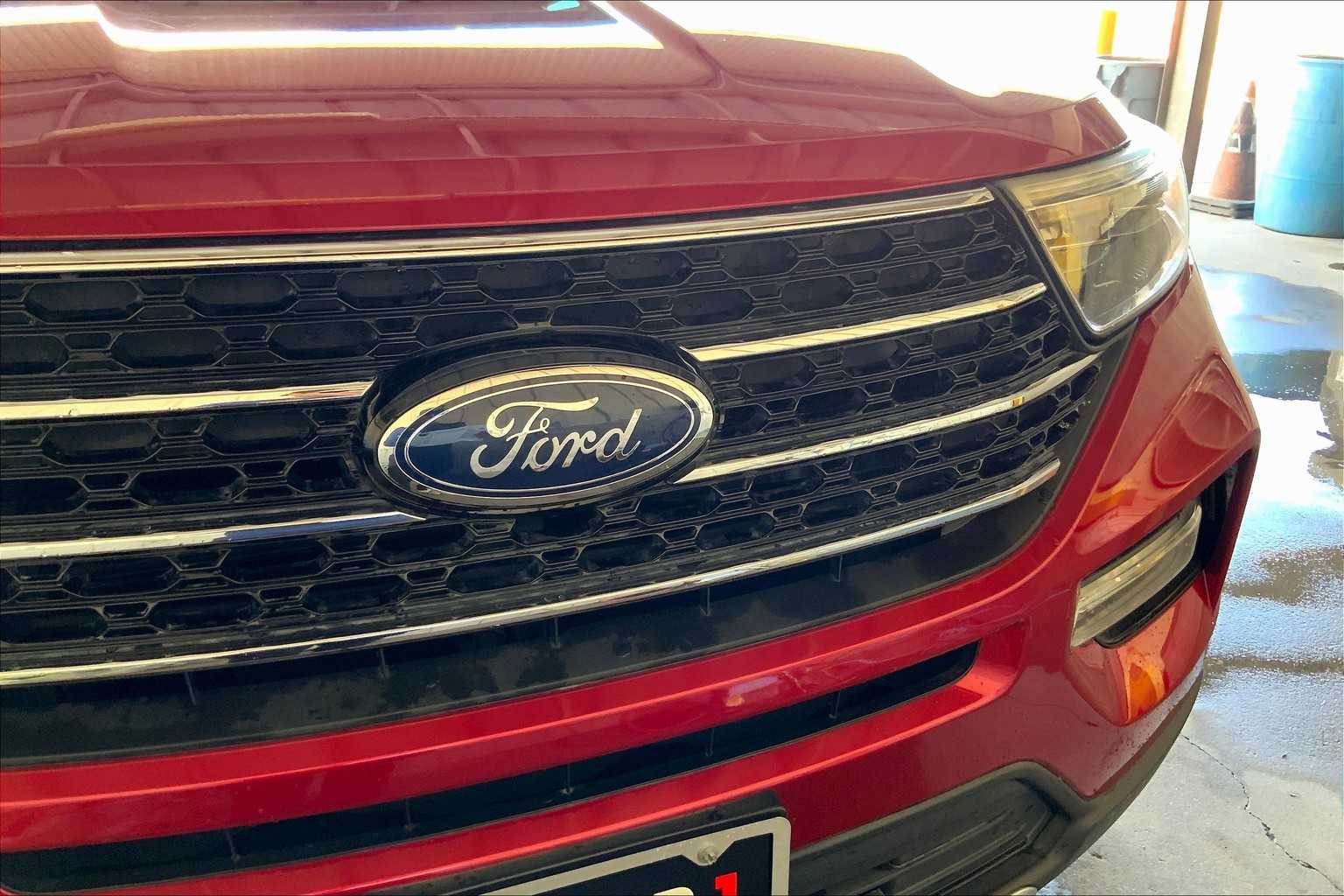 2020 Ford Explorer XLT photo 24