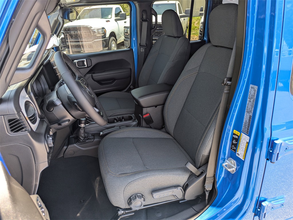 2025 Jeep Wrangler Sport S photo 12