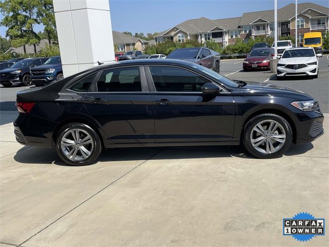 2024 Volkswagen Jetta SE photo 5