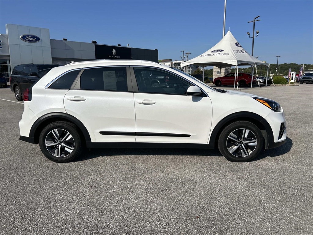 2022 Kia Niro LXS photo 3