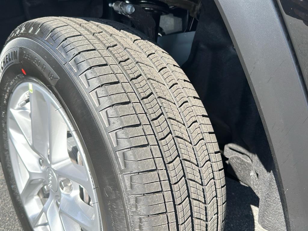 2025 Jeep Grand Cherokee Laredo X photo 15