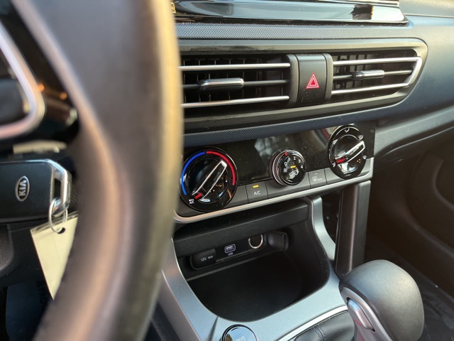 2021 Kia Seltos S photo 23