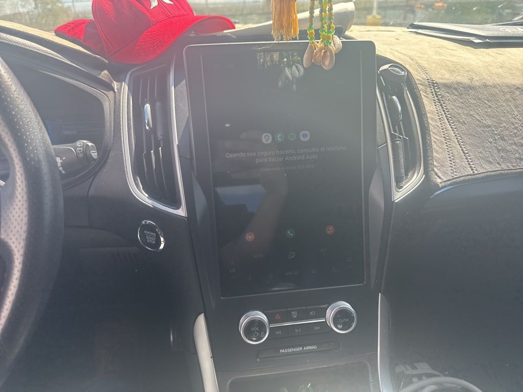 2023 Ford Edge ST photo 14