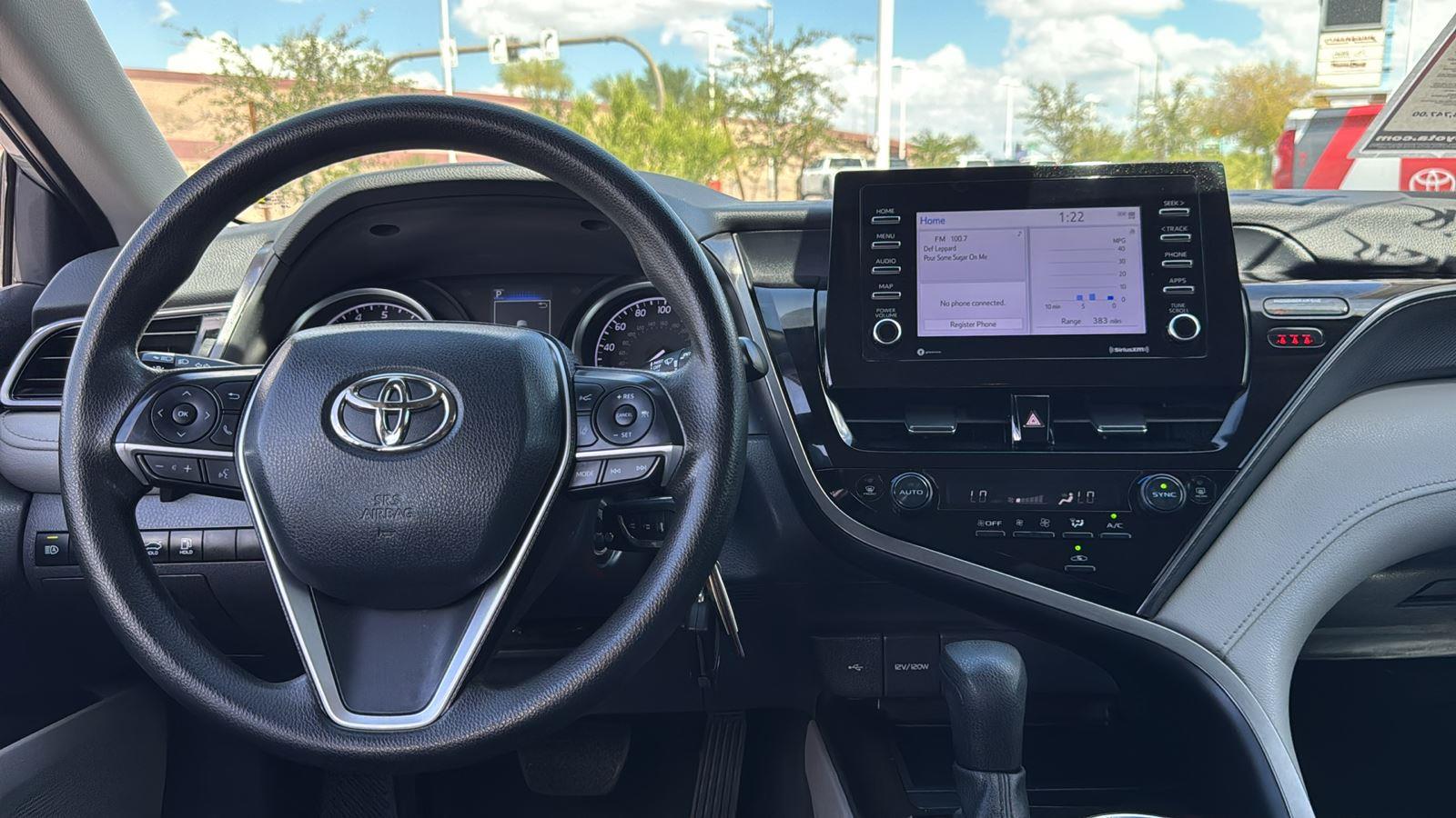 2023 Toyota Camry LE photo 5