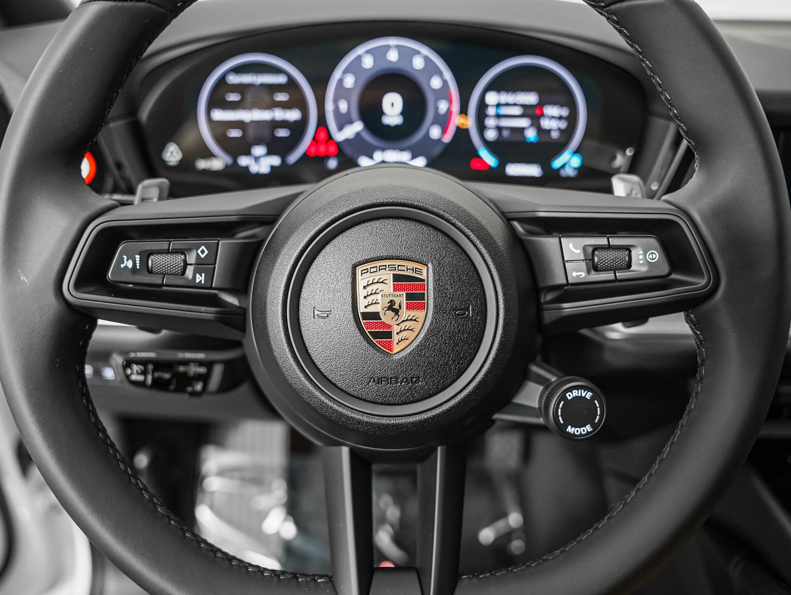 2025 Porsche Cayenne photo 16