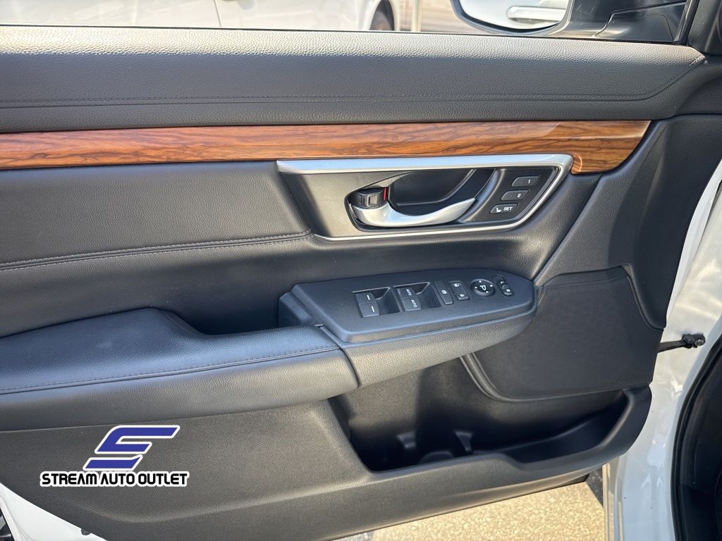 2022 Honda CR-V Touring photo 10