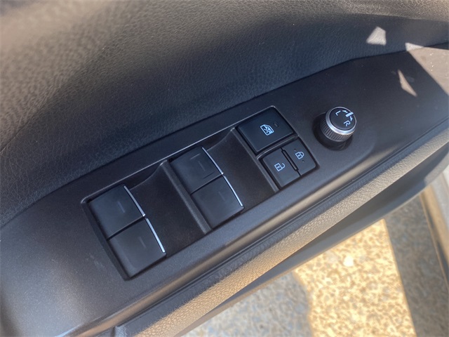 2022 Toyota Camry XSE photo 19