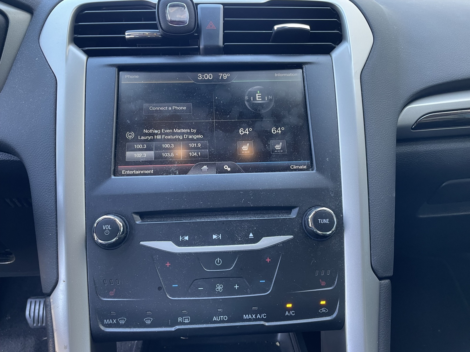 2015 Ford Fusion SE photo 17