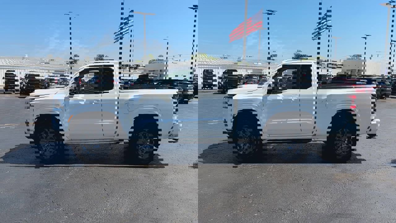 2022 Nissan Frontier SV photo 4