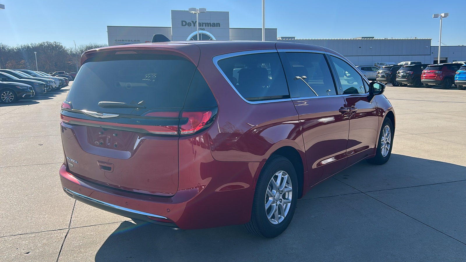 2026 Chrysler Pacifica photo 3