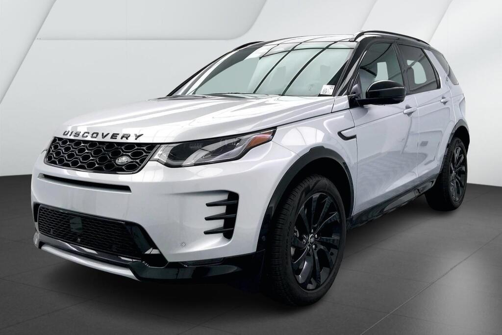 2025 Land Rover Discovery Sport Dynamic SE's photo