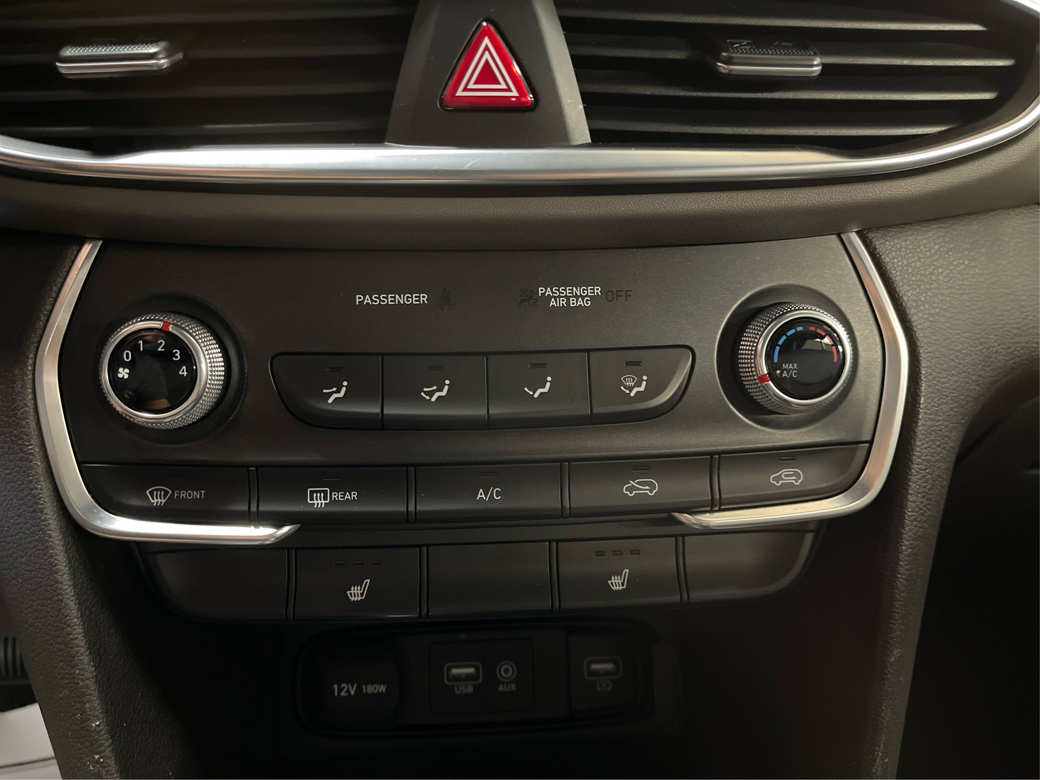2020 Hyundai Santa Fe SEL photo 15