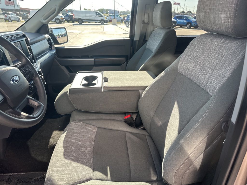 2023 Ford F-150 XLT photo 2