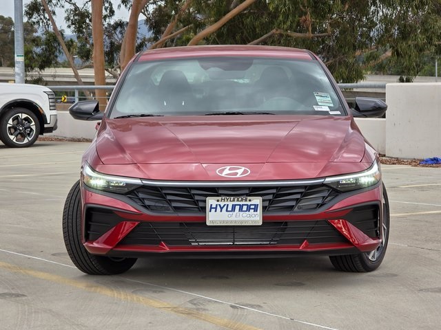 2025 Hyundai Elantra SEL Sport photo 3