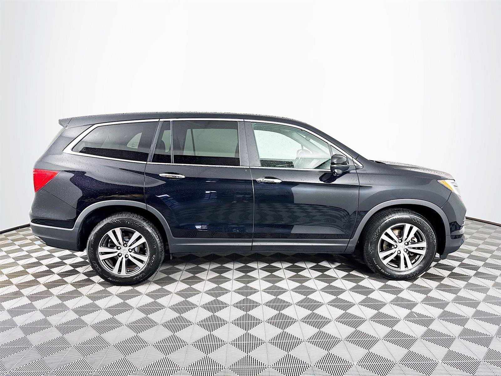 2016 Honda Pilot EX-L photo 4