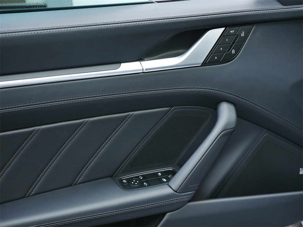 2025 Porsche 911 S photo 11