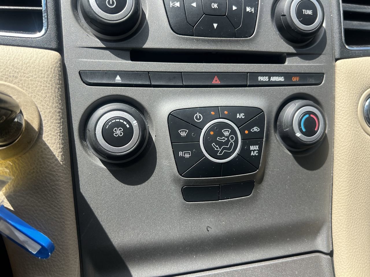 2018 Ford Taurus SE photo 21
