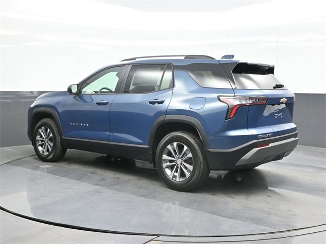 2026 Chevrolet Equinox photo 2