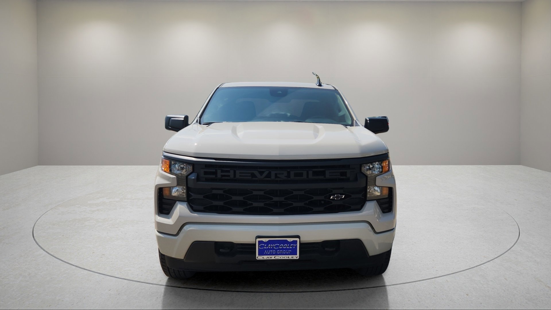 2026 Chevrolet Silverado 1500 Custom photo 2