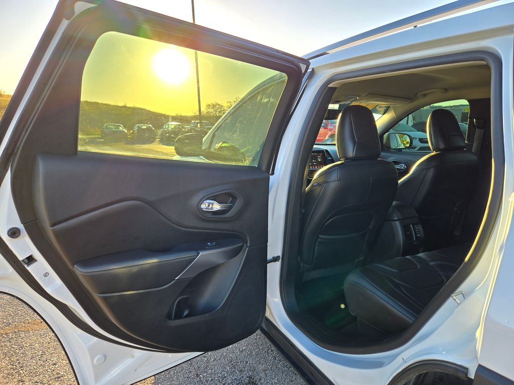 2019 Jeep Cherokee Limited photo 24