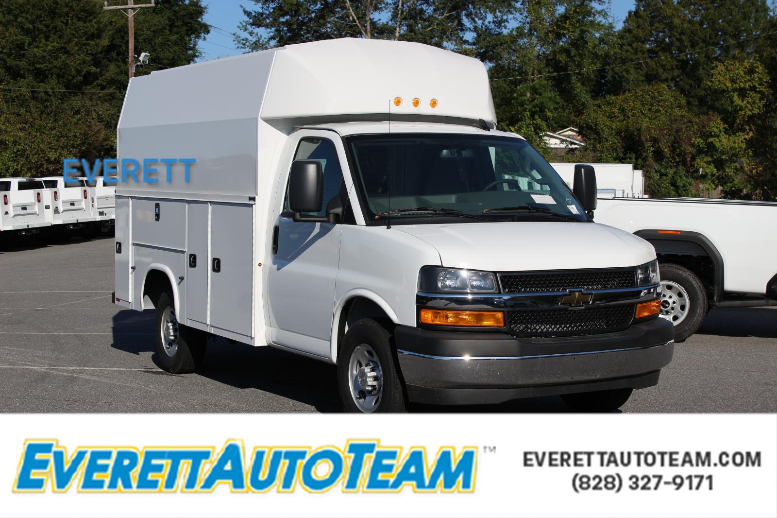 2025 Chevrolet Express Base's photo