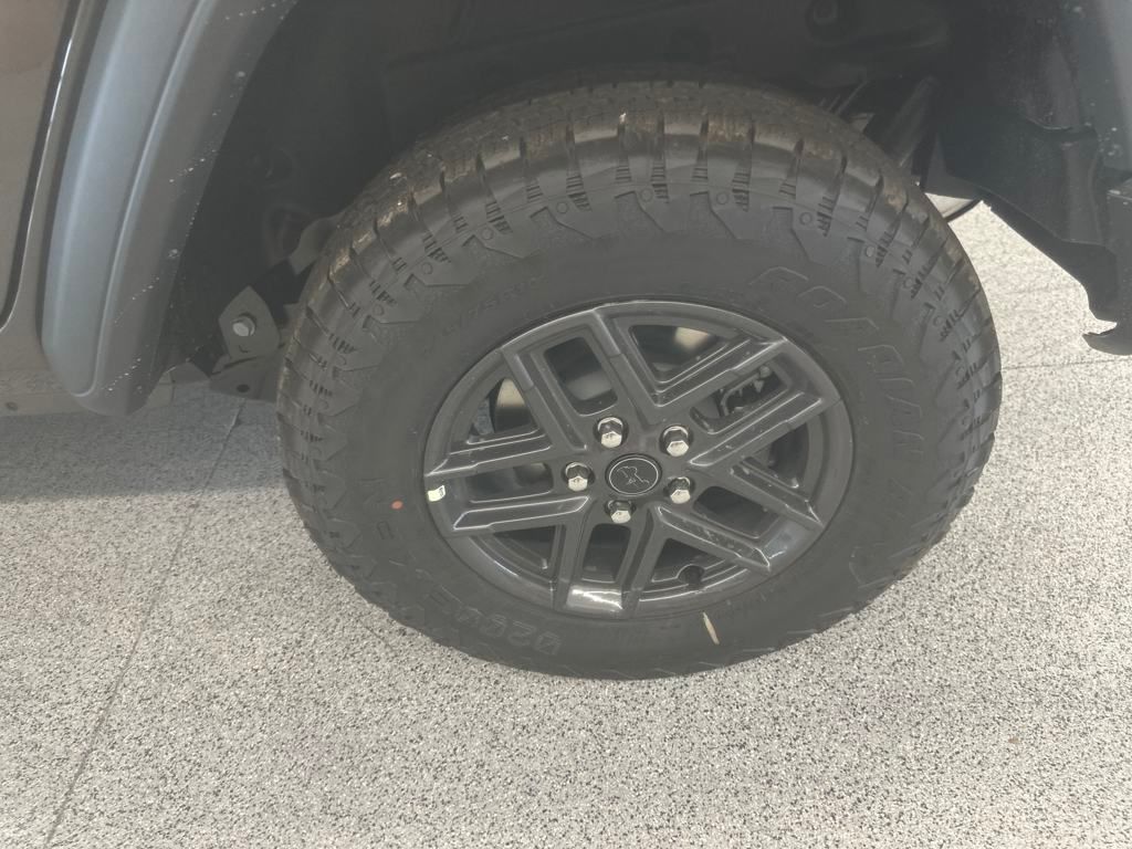 2025 Jeep Wrangler Sport S photo 4