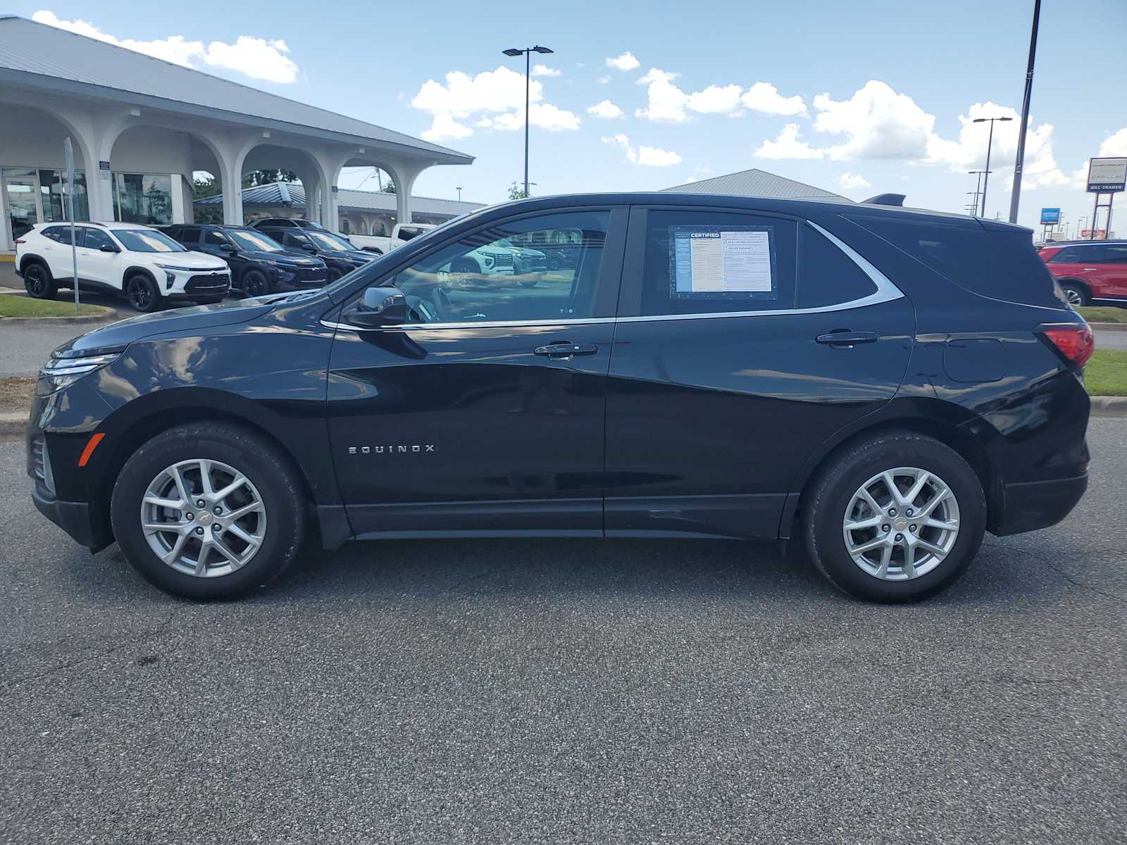 2023 Chevrolet Equinox LT photo 2