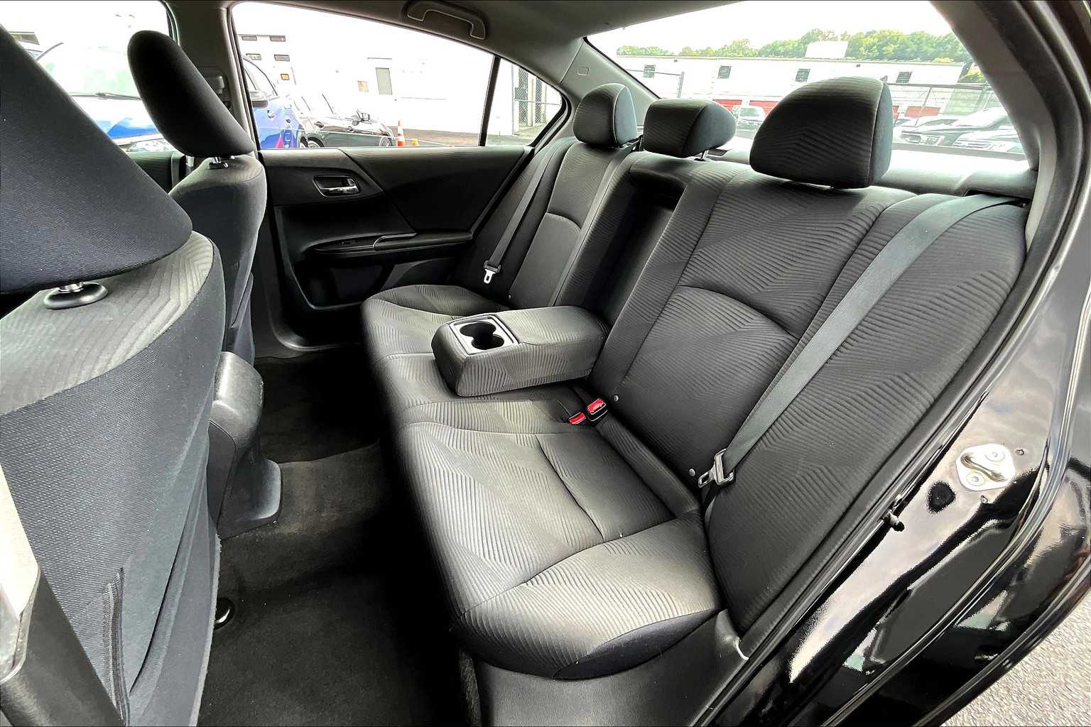 2016 Honda Accord LX photo 16