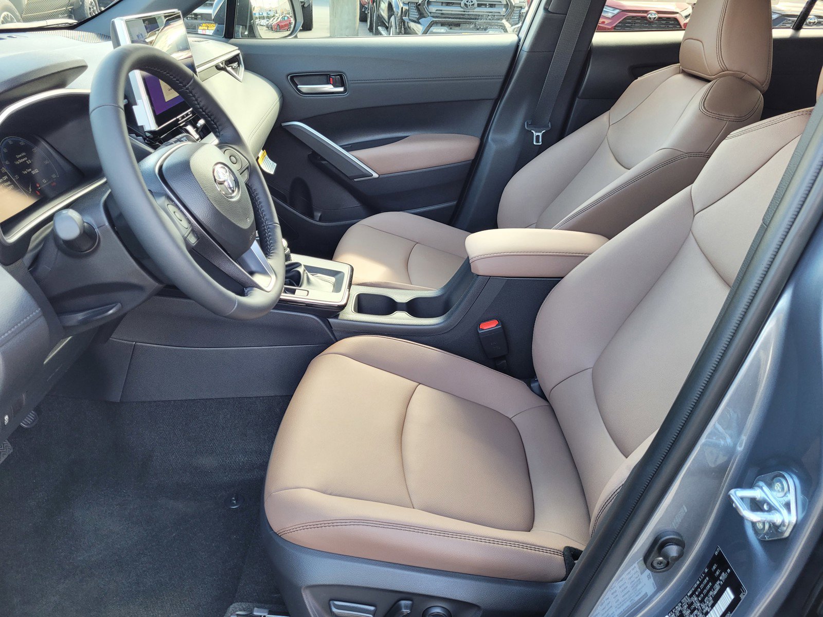 2026 Toyota Corolla Cross XLE photo 4