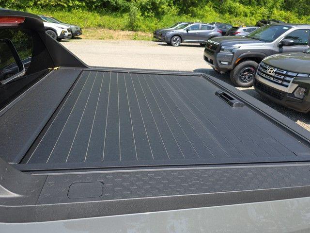 2025 Hyundai Santa Cruz Limited photo 2