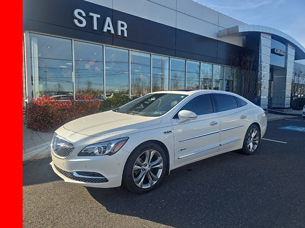 2018 Buick LaCrosse Avenir photo 2