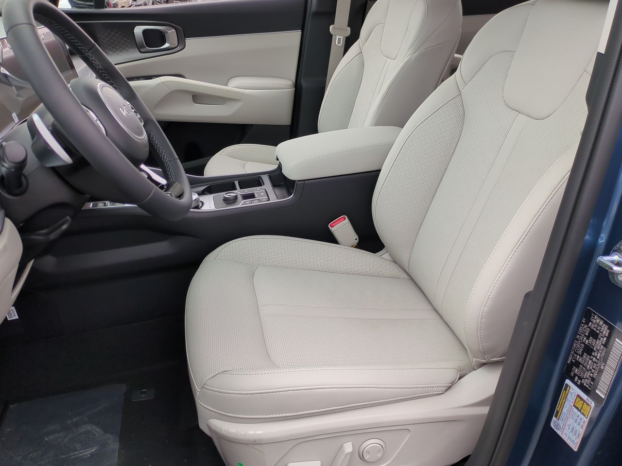 2025 Kia Sorento Plug-In Hybrid EX photo 15